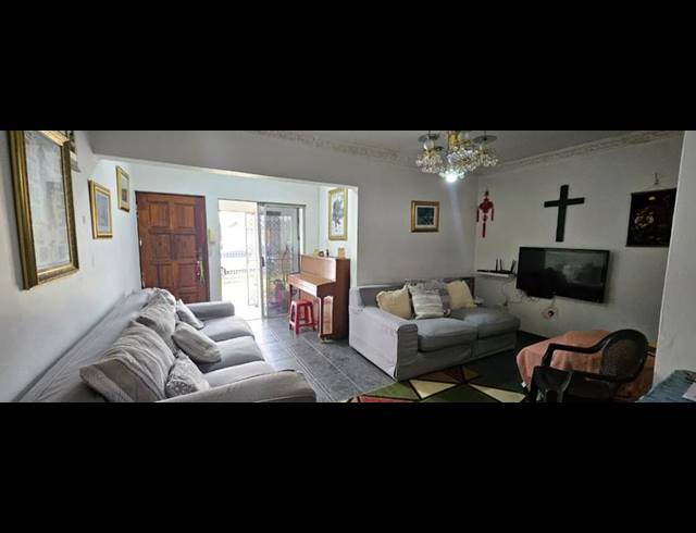 6 BEDROOM HOUSE FOR SALE IN OVERPORT